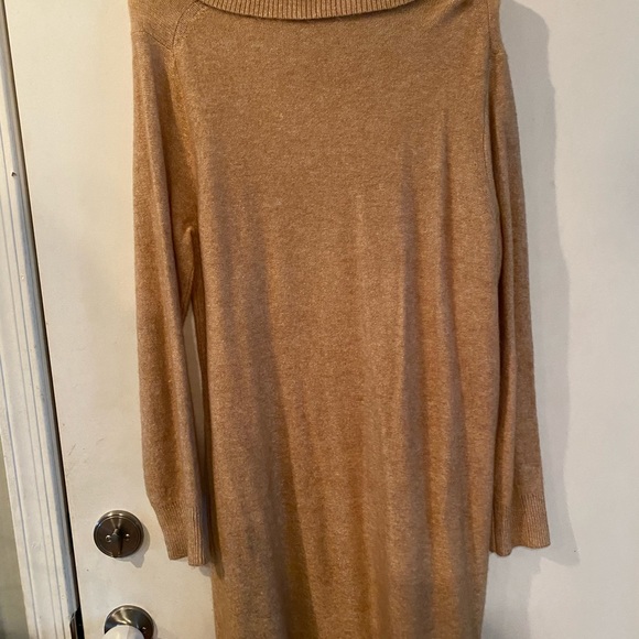 Banana Republic Sweater Dress - Picture 4 of 6